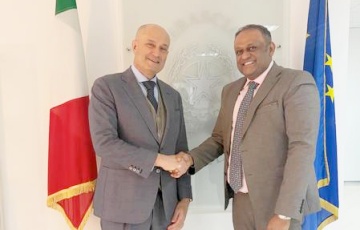 Посольство Италии в Беларуси выбрало другой визовый центр